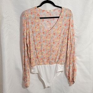 🟢 Entro Bodysuit sz M  Floral